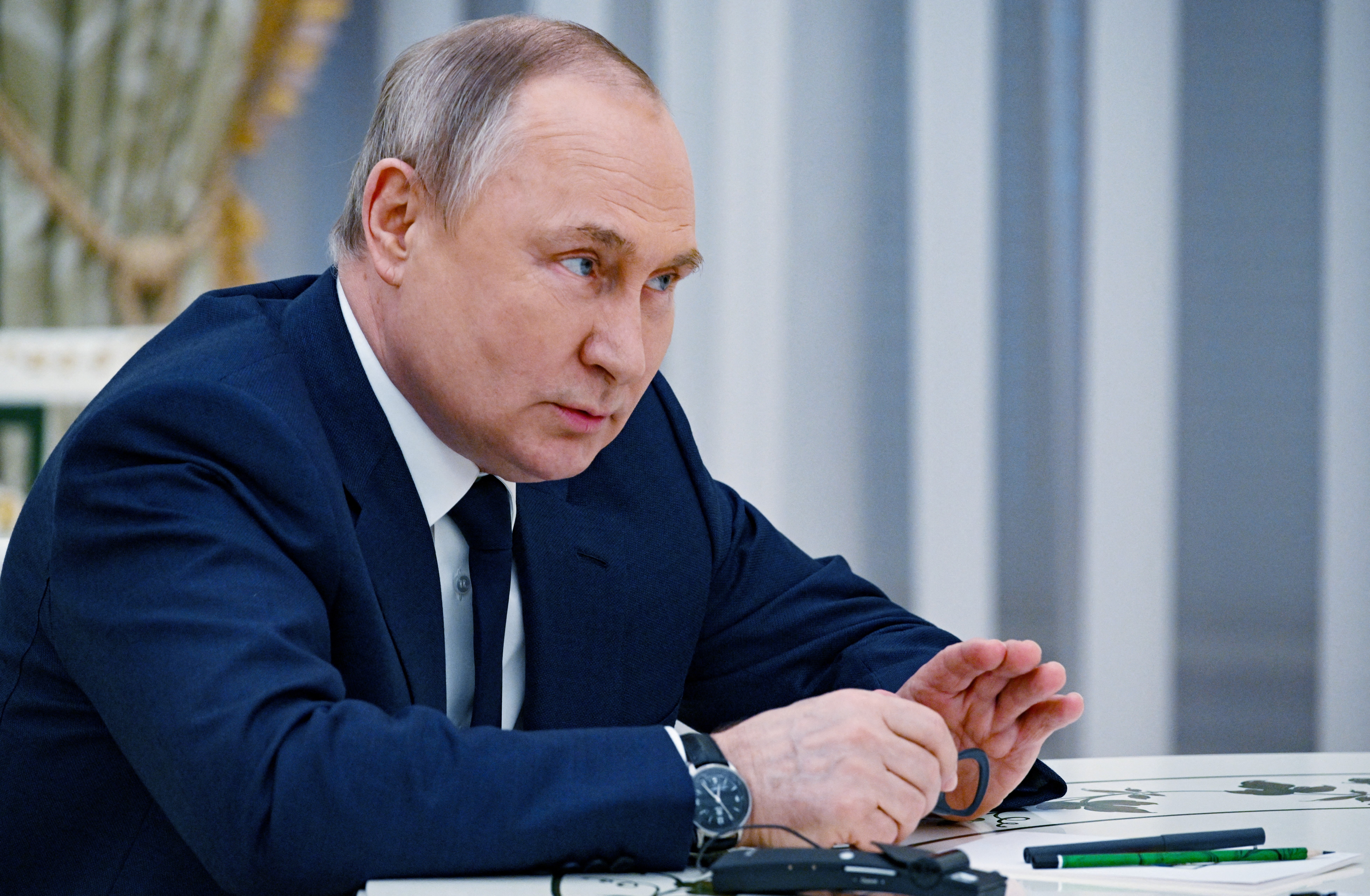 Erős fenyegetést küldött Putyin azoknak, akik külső beavatkozást terveznek