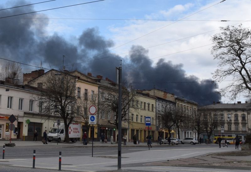 Légiriadóval indult a nap Kijevben, a Pentagon szerint Mariupolban még kitartanak a védők