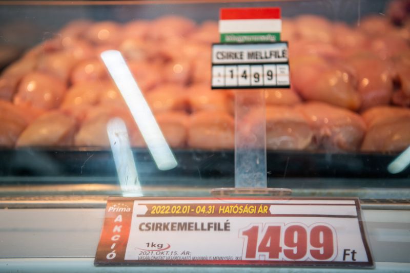 Brutális, 40 százalékos áremelés jöhet az árstop után Magyarországon: 3000 forintot fizethetünk majd a csirkemellért!