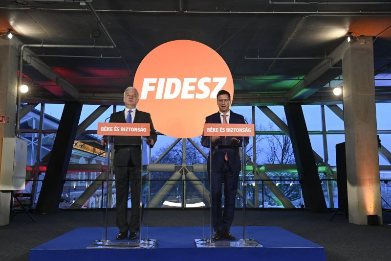 Brutális kormánypárti előny, 133 képviselőnél áll a Fidesz