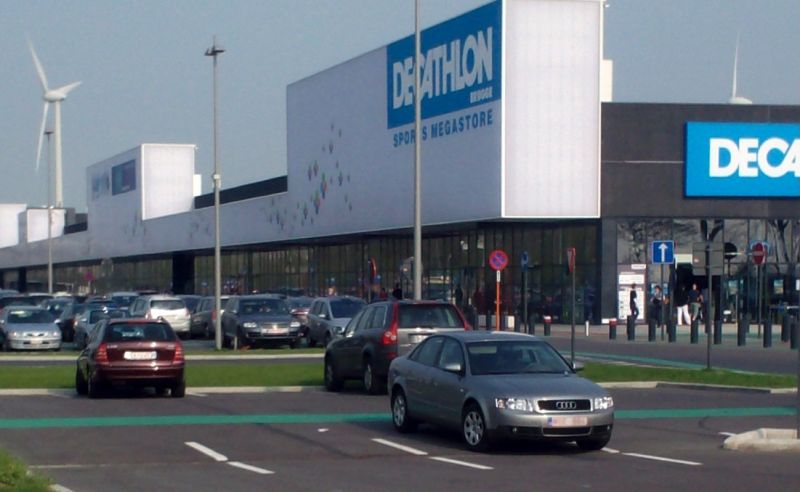Nem vonultak ki Oroszországból – a lengyelek már büntetik az Auchant és a Decathlont