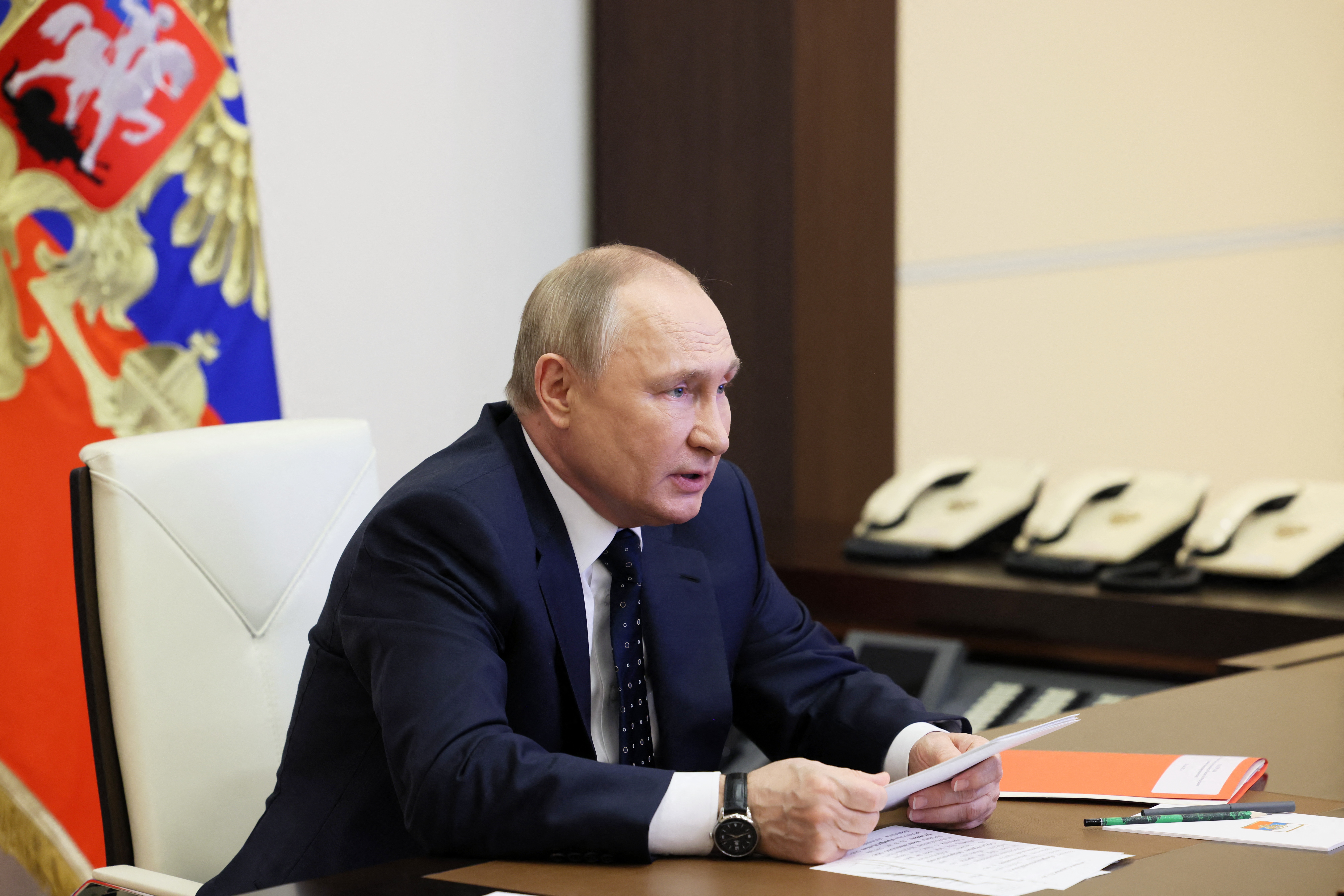 Az Azovsztal és Mariupol teljes "felszabadításáról" tett jelentést orosz védelmi miniszter Putyinnak