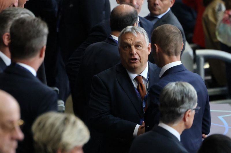 Fotósok buktatták le Orbán Viktort: a helyszínen nézte végig a BL-döntőt