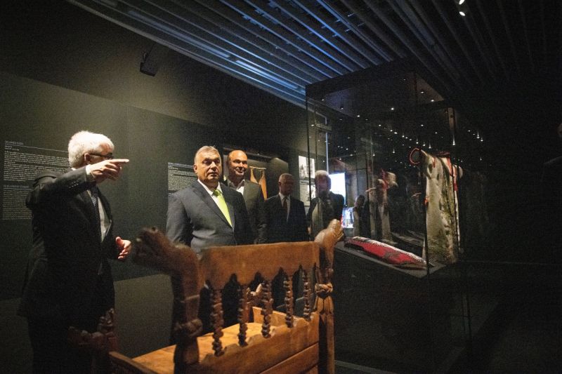 Orbán "kegyeleti okokból" nem köszöntötte Karácsony Gergelyt a Néprajzi Múzeum épületének átadásán