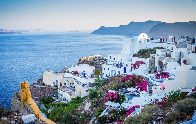 Vasárnaptól nem kell oltási igazolás a Görögországba utazóknak