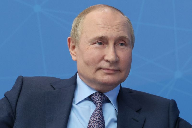Híresztelések szerint külön ember van arra, hogy összegyűjtse Putyin székletét
