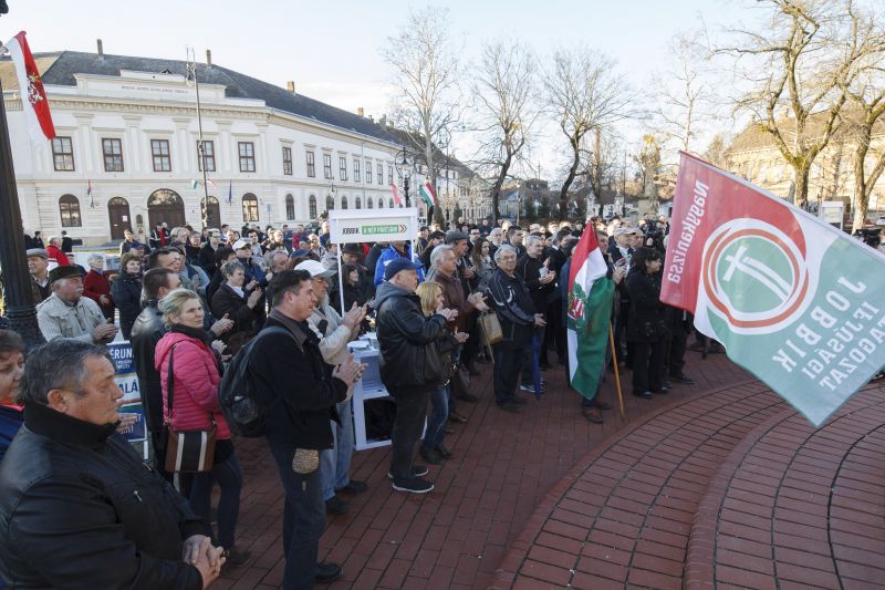 Egyvalaki már biztosan indul a Jobbik elnöki posztjáért