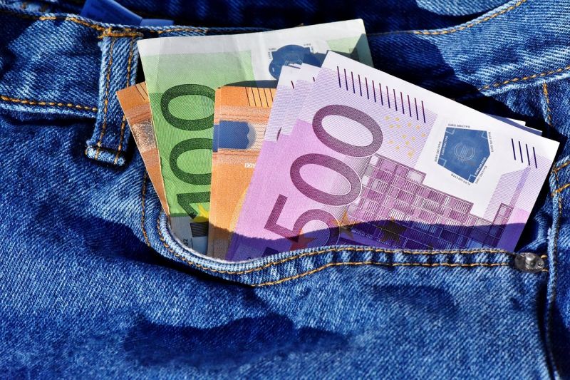 Magyarországon az átlag többszörösét lopják el az uniós pénzekből