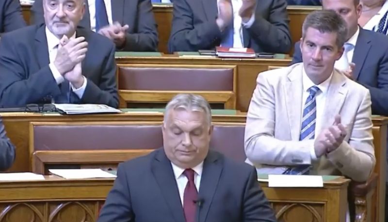 Orbán Viktor megvédte a saját béremelését, és elsorolta, miért szolgált rá