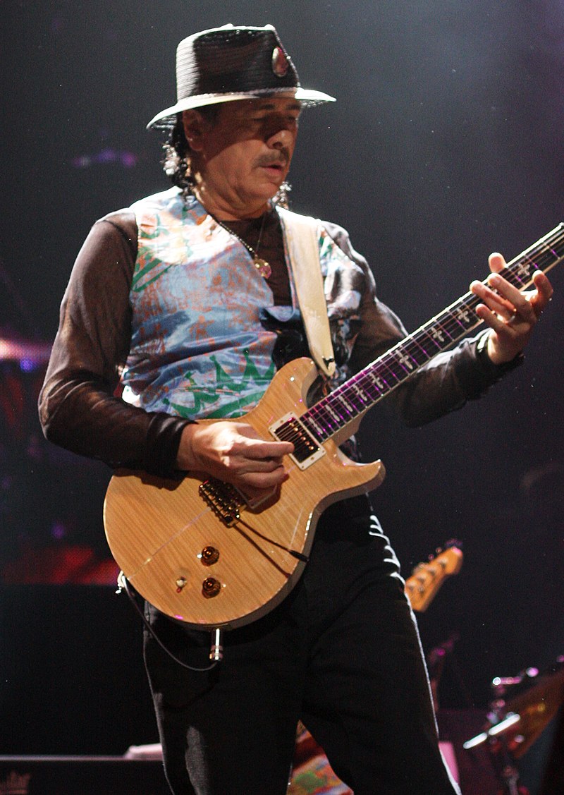 Koncertje közben lett rosszul Santana, el is ájult – videó