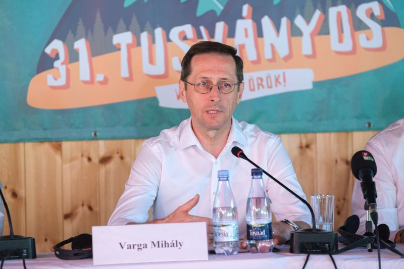 Varga Mihály Tusványoson: Európának egyelőre szüksége van az orosz energiára