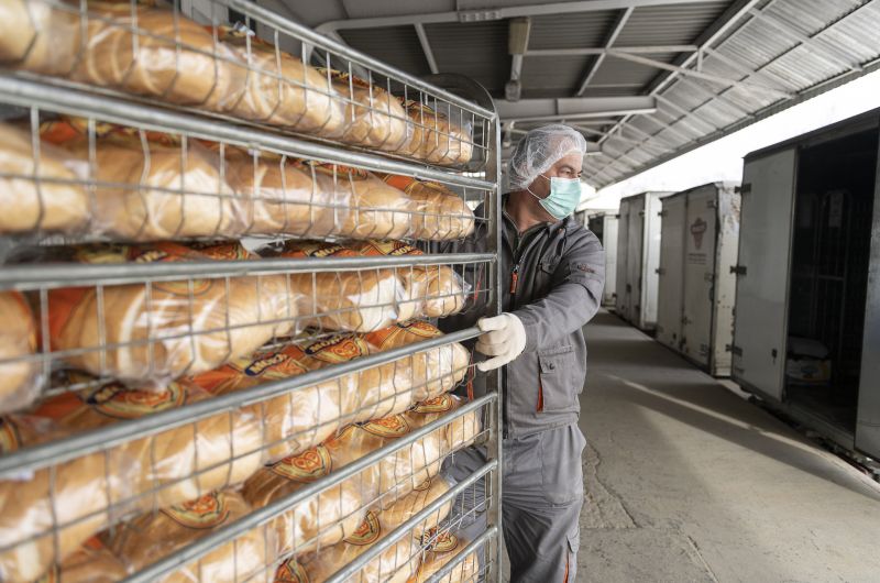 Lassan kenyeret sem tudunk venni: 30-40%-kal drágulhat az alapélelmiszer