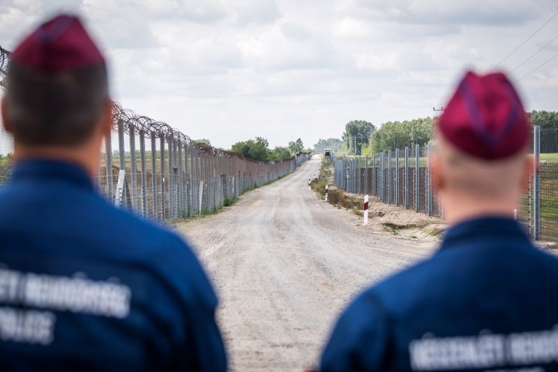 Lőfegyverekkel támadt egymásra a magyar határ közelében két bevándorlócsoport 
