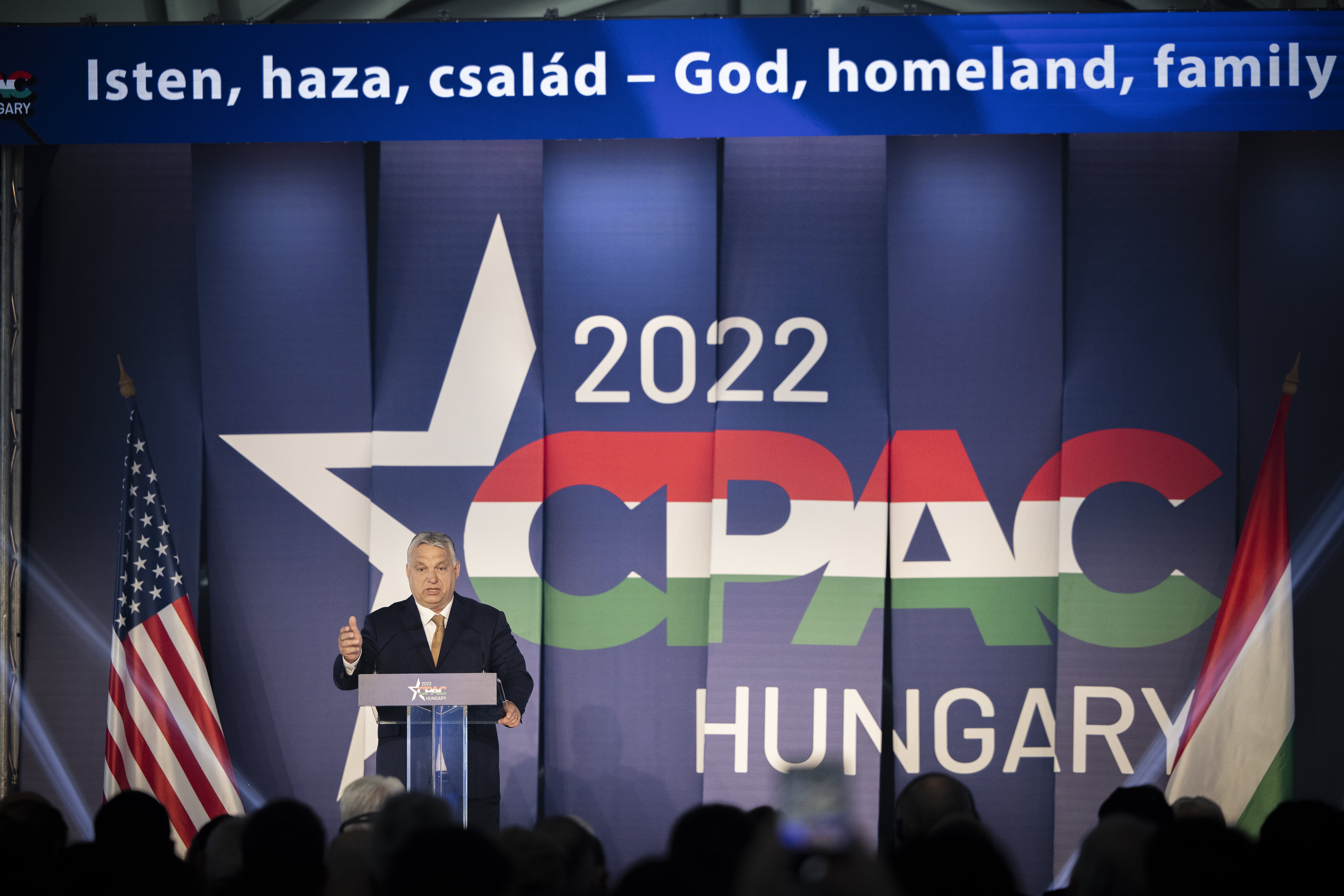 Orbán Viktor elhagyta az országot