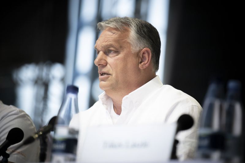 Fajelméletről beszélt Orbán – Ocsmány, undorító, megengedhetetlen ez a viselkedés Hadházy szerint