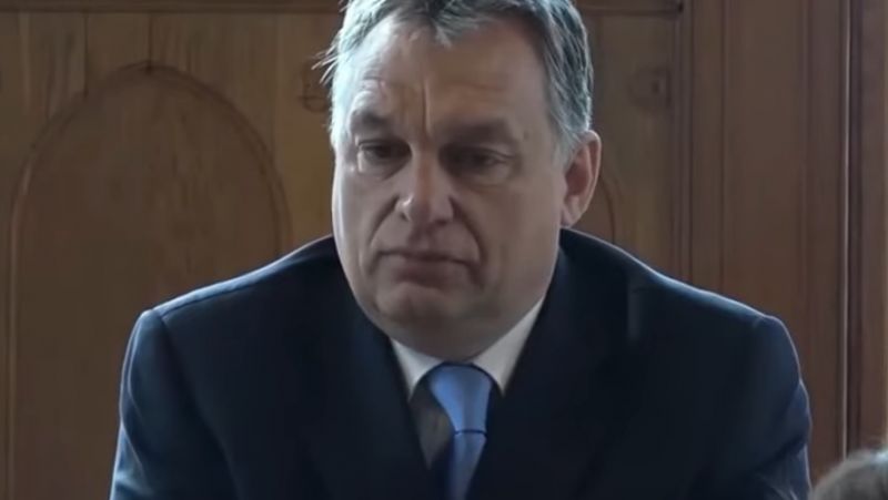 "Ezért emeltem meg a saját és minisztereim fizetését" – Orbán ismét megkapta a magáét egy parodistától