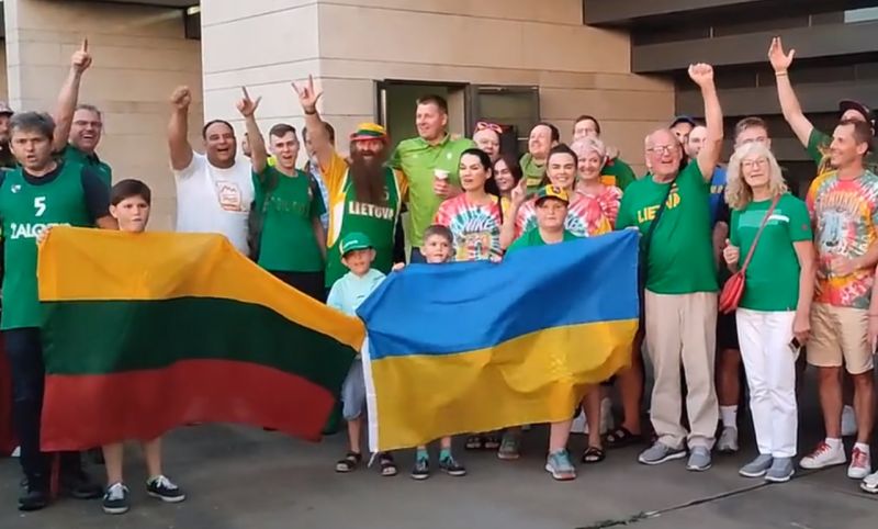 Elkobozták az ukrán zászlót a vendégszurkolóktól a szombathelyi magyar-litván kosármeccsen