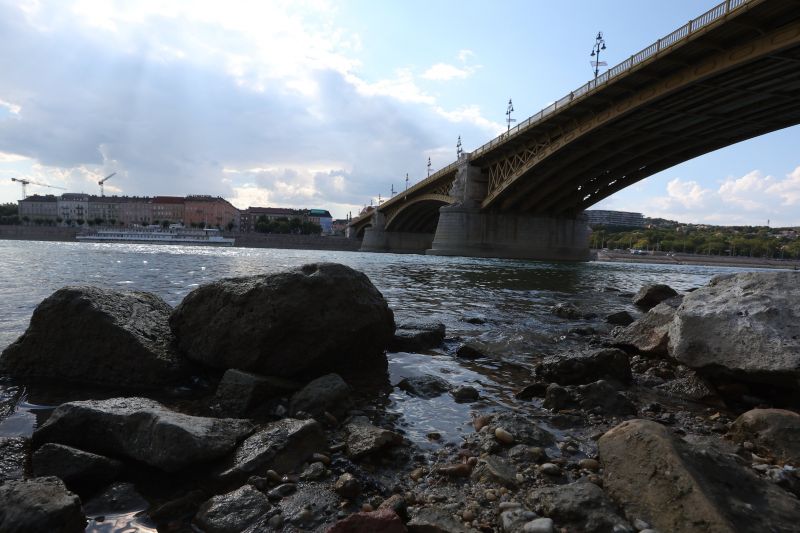 Háromszáz éves ágyúgolyót találtak Budapesten