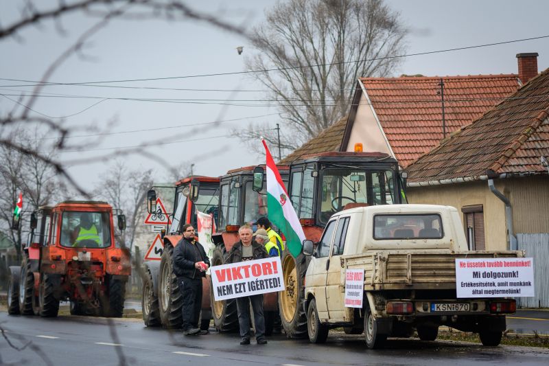 A gazdatüntetés főszervezője kéréssel fordult a traktoros résztvevőkhöz