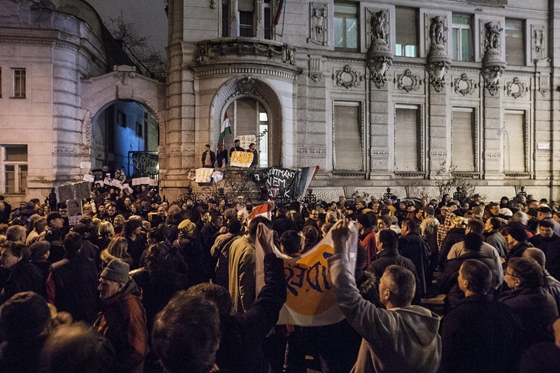 Tüntetést szerveznek a Fidesz székháza elé, országos autós blokádot is terveznek