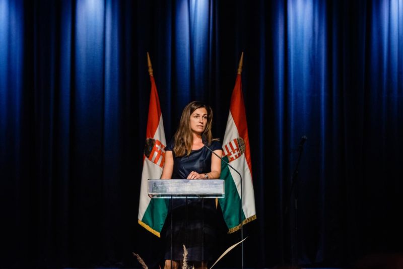 Varga Judit szerint Magyarország a békét őrzi azzal, hogy nem segíti fegyverrel Ukrajnát
