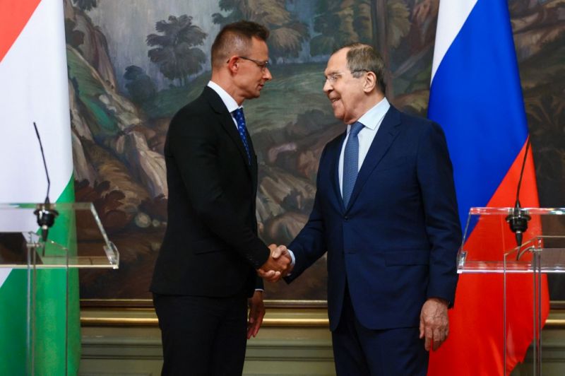 Az EU kérése ellenére Szijjártó találkozott az orosz külügyminiszterrel
