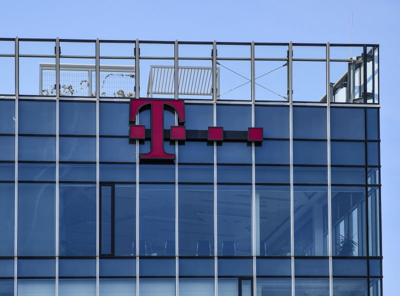 A Magyar Telekom extra pénzt ad a dolgozóinak az infláció miatt