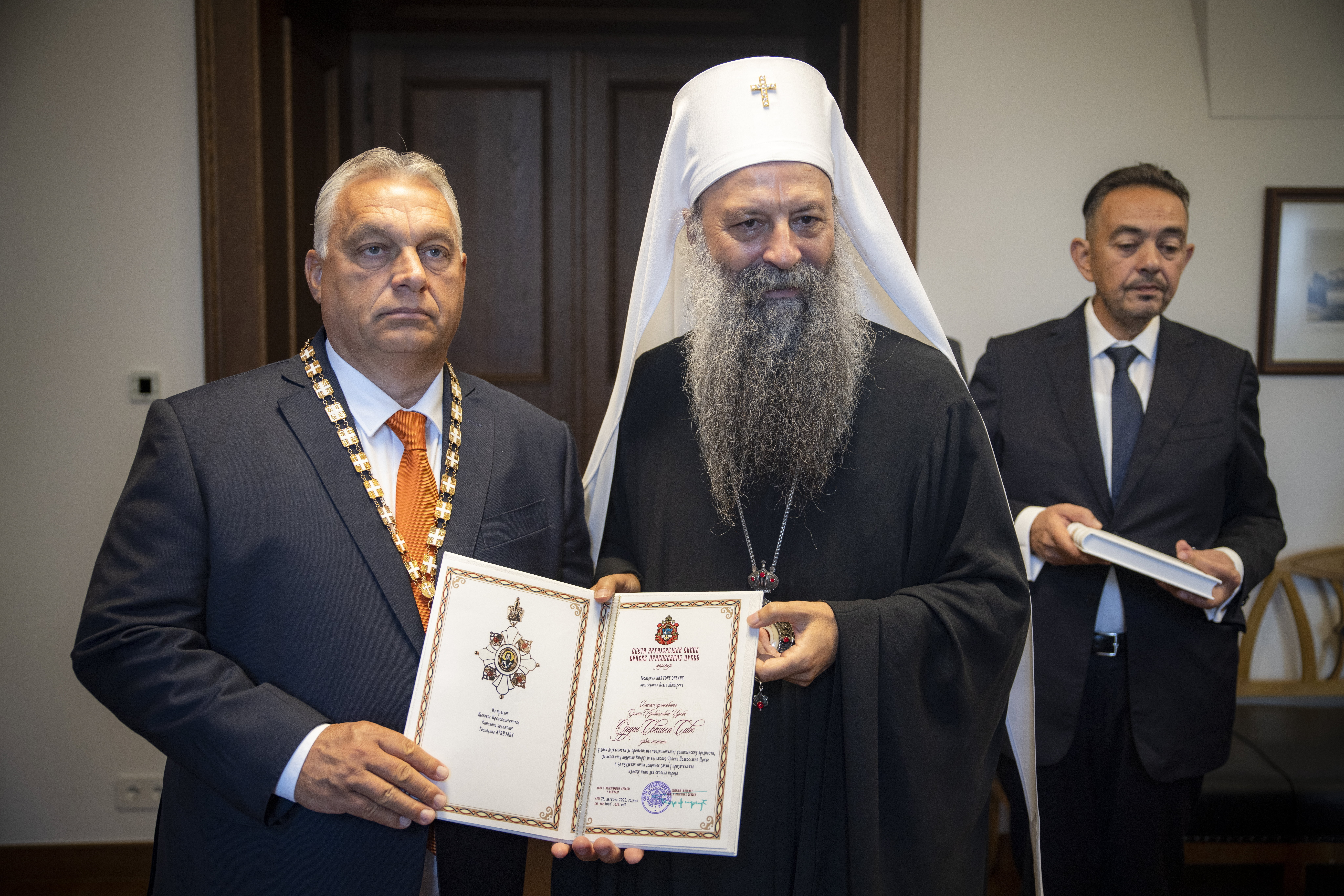 A szerb ortodox pátriárka kitüntette Orbánt – „Egyedülálló államférfi Európában, aki „harcol Európa lelkéért”