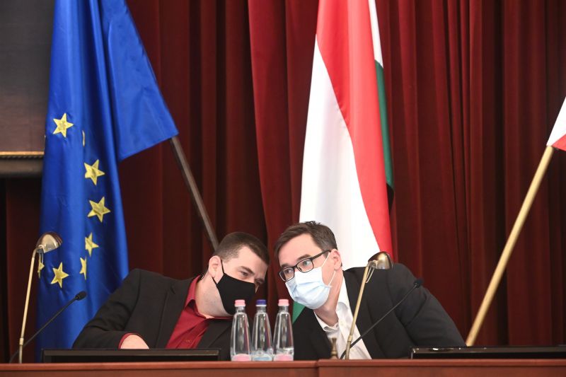 A főváros válasza a kormánynak: 18 fok helyett 20 fok lesz télen a budapesti Városházán