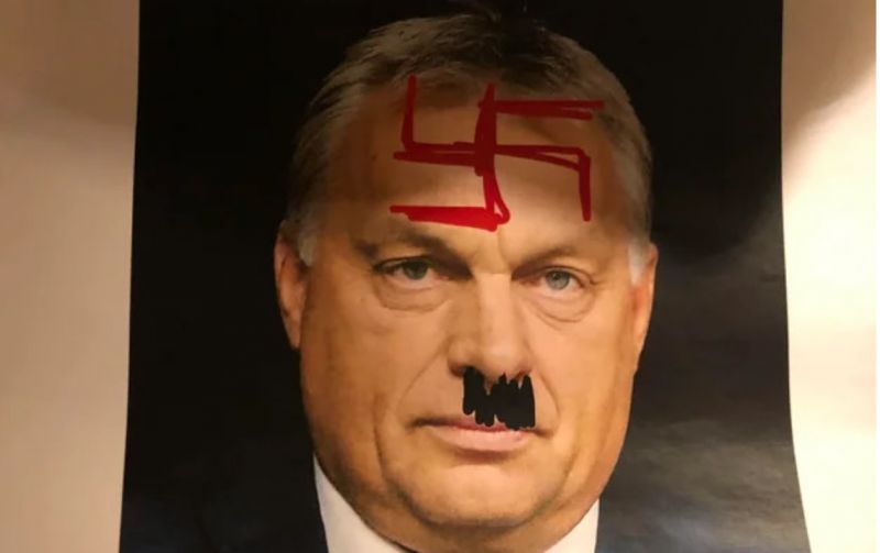 Horogkeresztes, Hitler-bajszos Orbán-fotók jelentek meg Tallinnban több helyen is