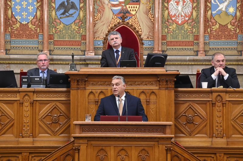 Orbán kinyitotta a száját, bezuhant a forint