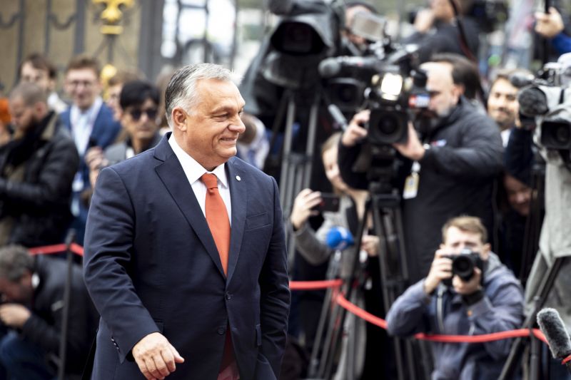 Ciki! Videón, ahogy Orbánt durván kifütyülték