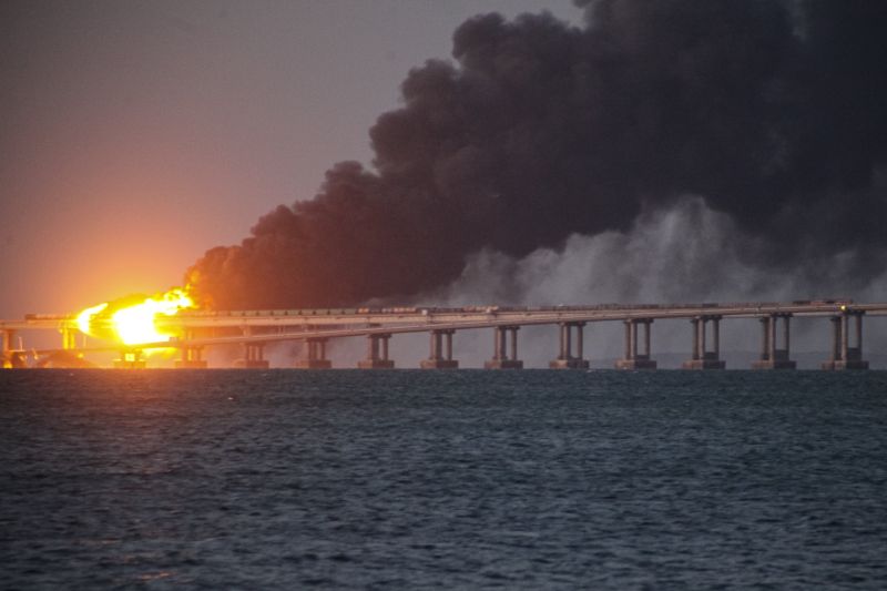 CNN: Putyin nagy bajba került a kercsi híd robbantása után