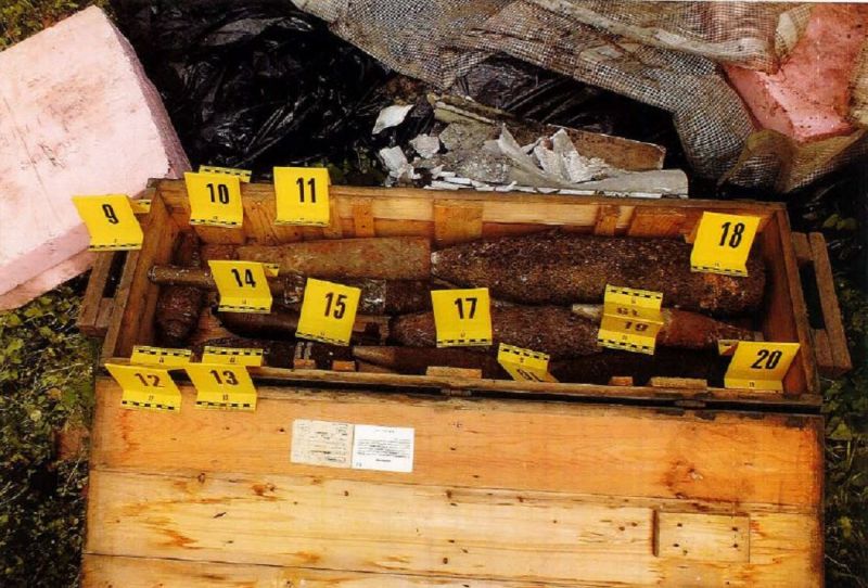Kábszert és páncéltörő gránátokat is találtak a rendőrök Dömsödön egy razzián