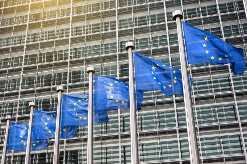IDEA: Megosztott a társadalom az uniós szankciók megítélésében