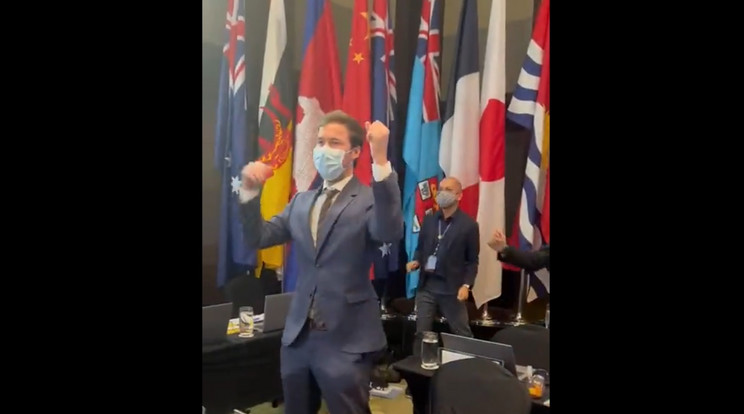 Elképesztő! K-popra táncoltak a miniszterek a WHO manilai kongresszusán