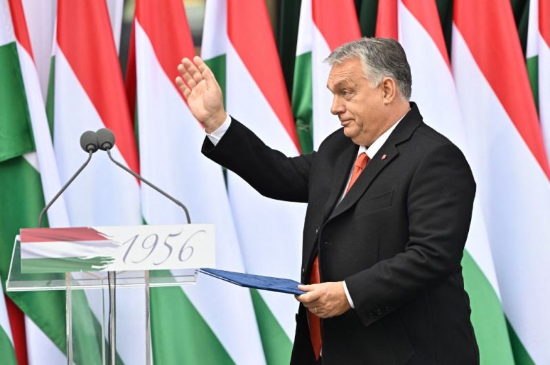 Orbán több millióból tett meg 260 km-nyi utat, de legalább a környezetre is magasról tett közben 