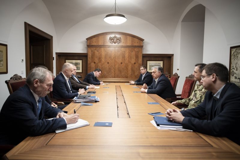 Orbán Viktor összehívta a Védelmi Tanács ülését a Karmelita kolostorba! 