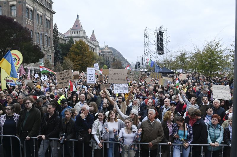 Publicus: a Fidesz-szavazók közel fele is egyetért a tanárok tiltakozásaival