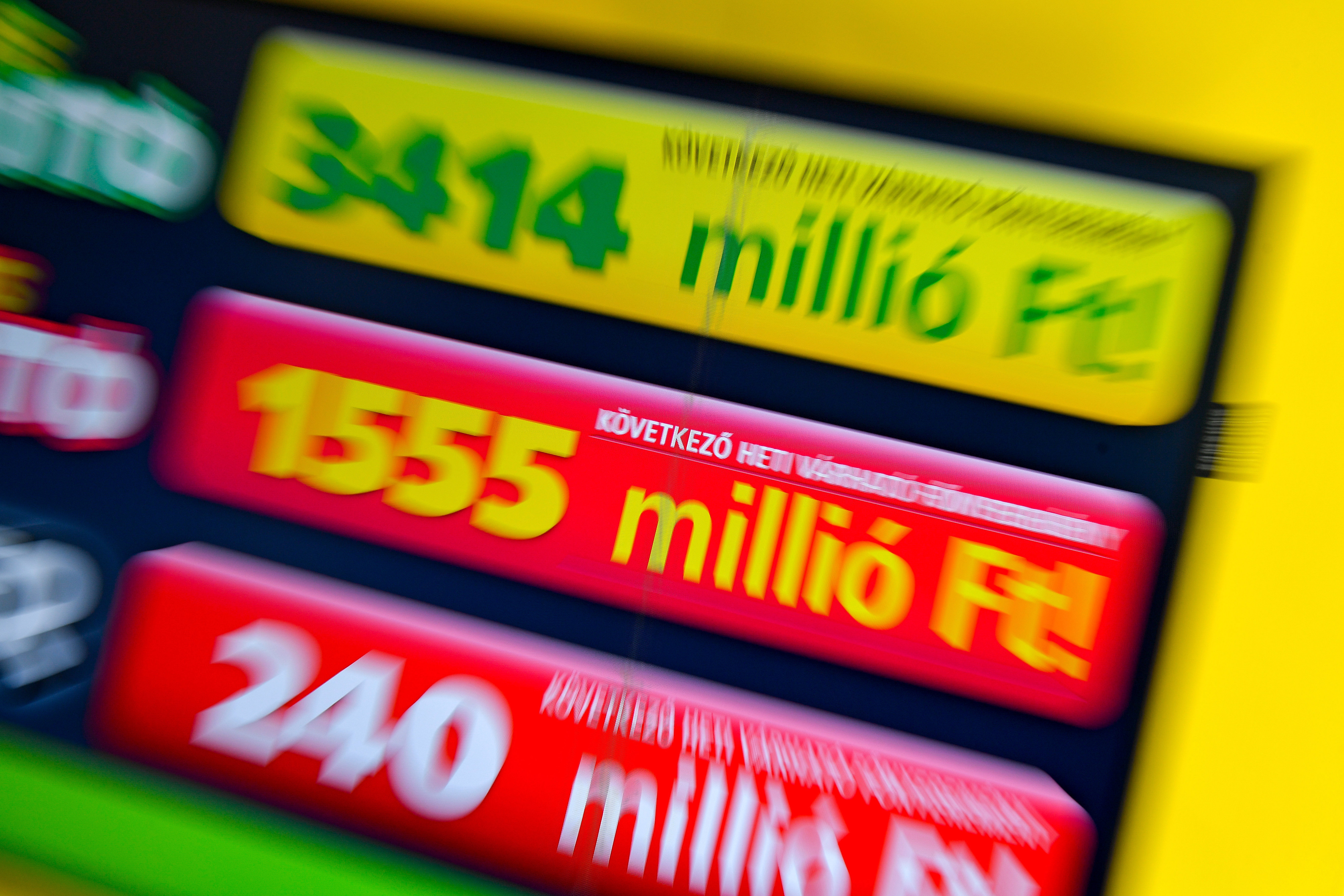 Szétosztották a Szerencsejáték-milliókat – NER-barát cégek részesültek belőle