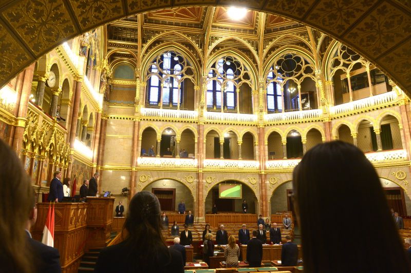 Ma szavaznak az egészségügyi törvény módosításáról a Parlamentben