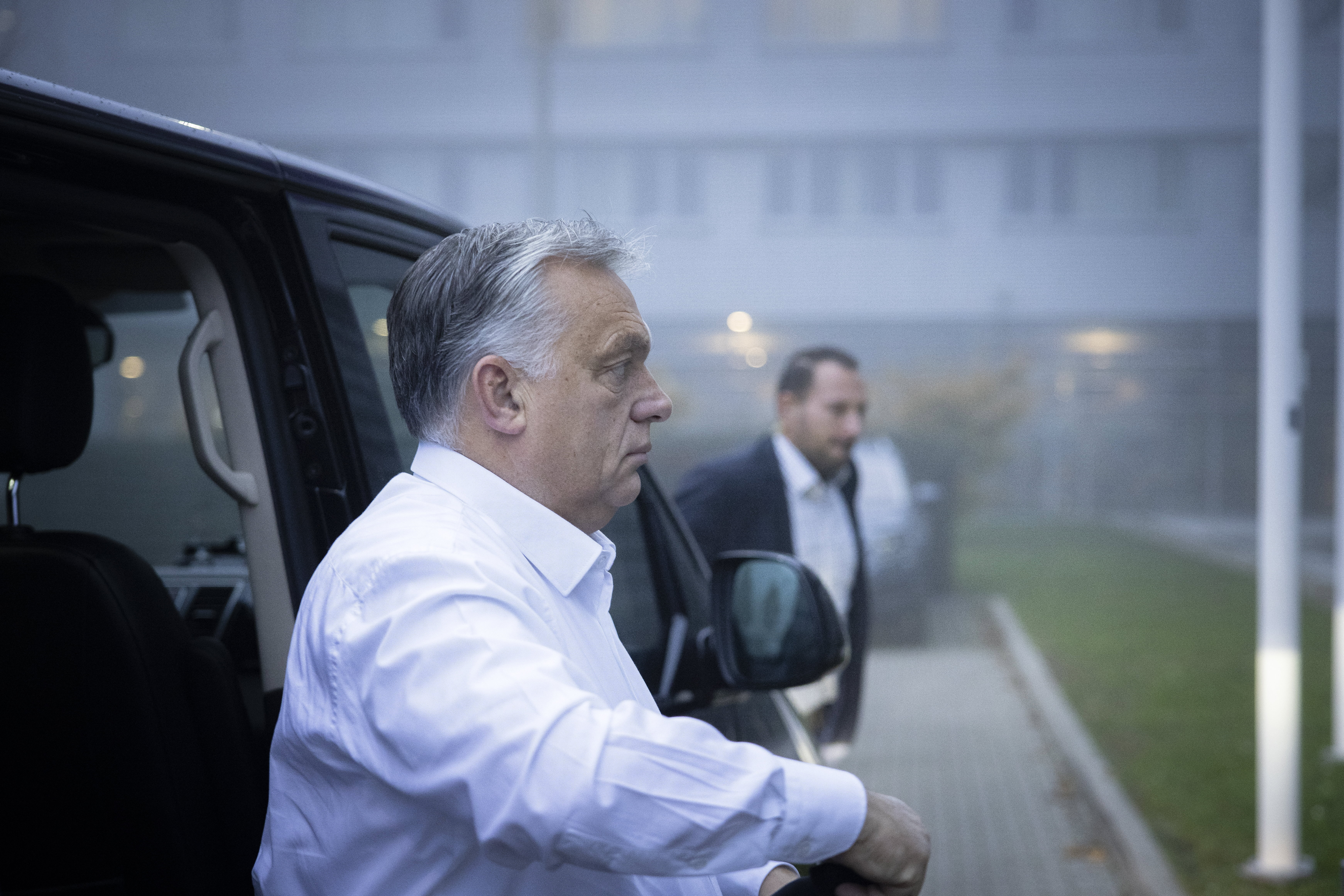 Orbán Viktor közös fotóval búcsúzik Pelétől