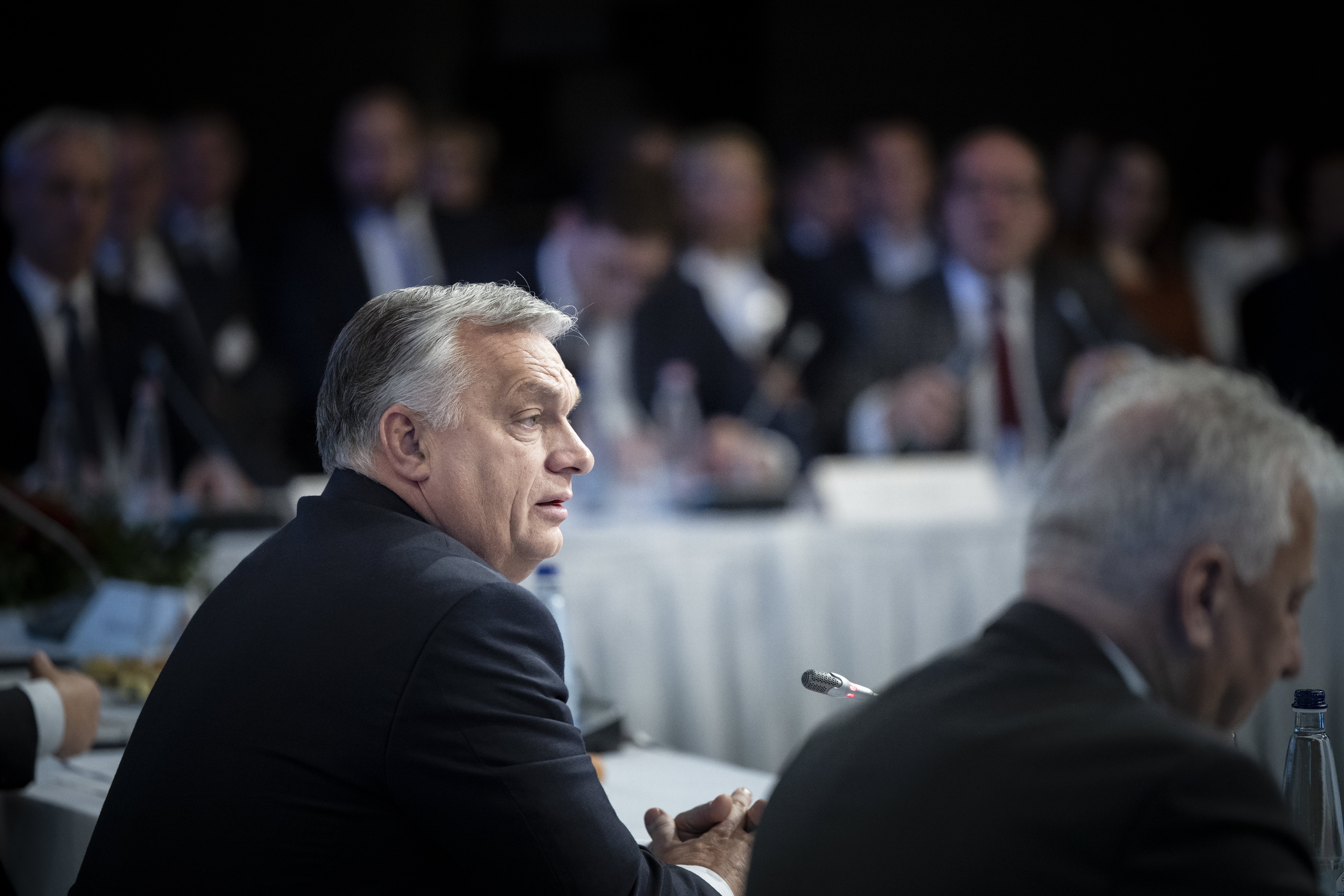 Az emberek relatív többsége ezt gondolja: Orbán Viktor miatt nem jön az uniós pénz 