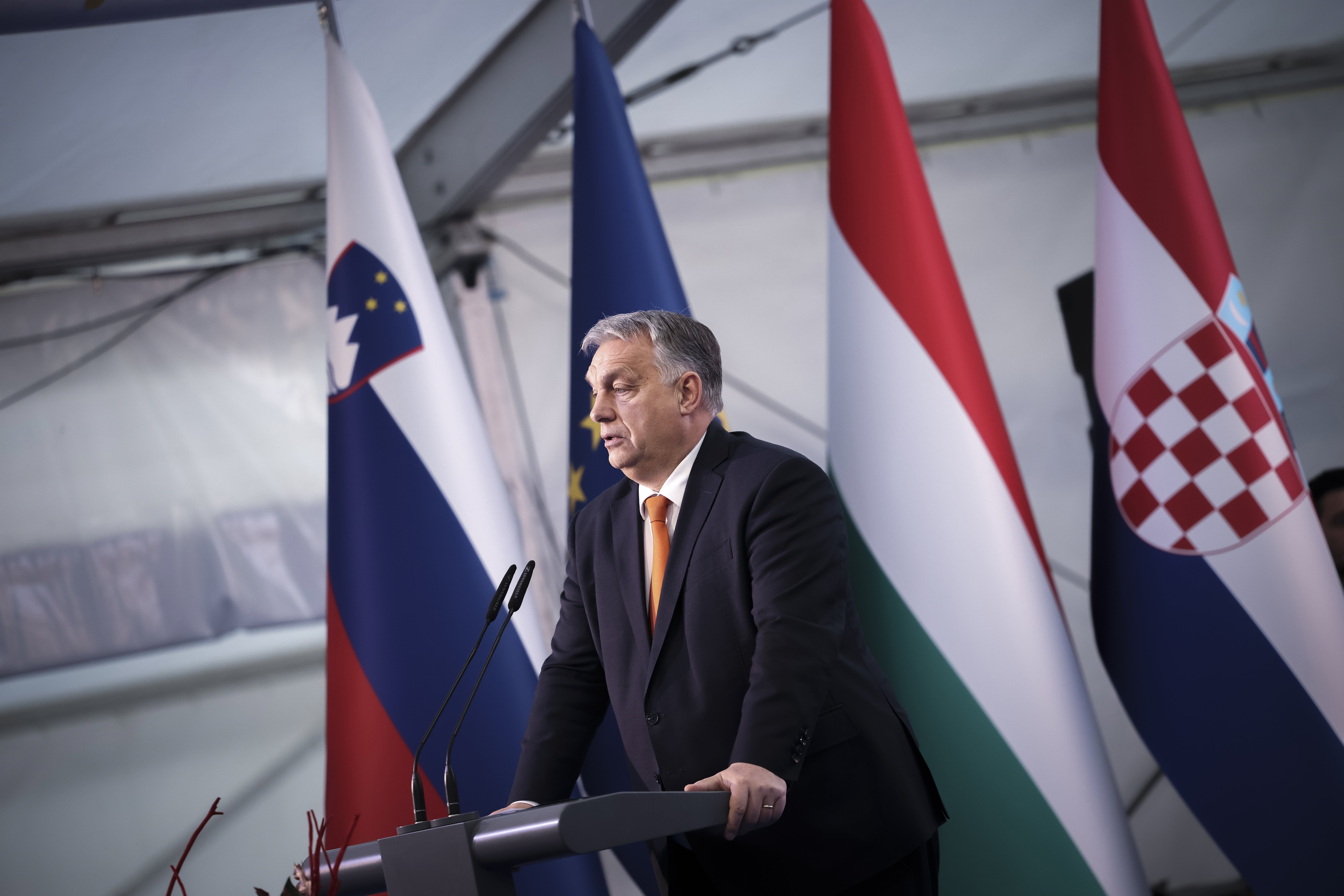 Honvédségi géppel utazott Orbán Viktor Szlovéniába