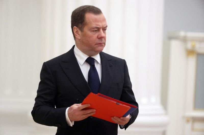 Atomháború jöhet a volt orosz miniszterelnök, Medvegyev szerint, ha Putyin veszít Ukrajnában