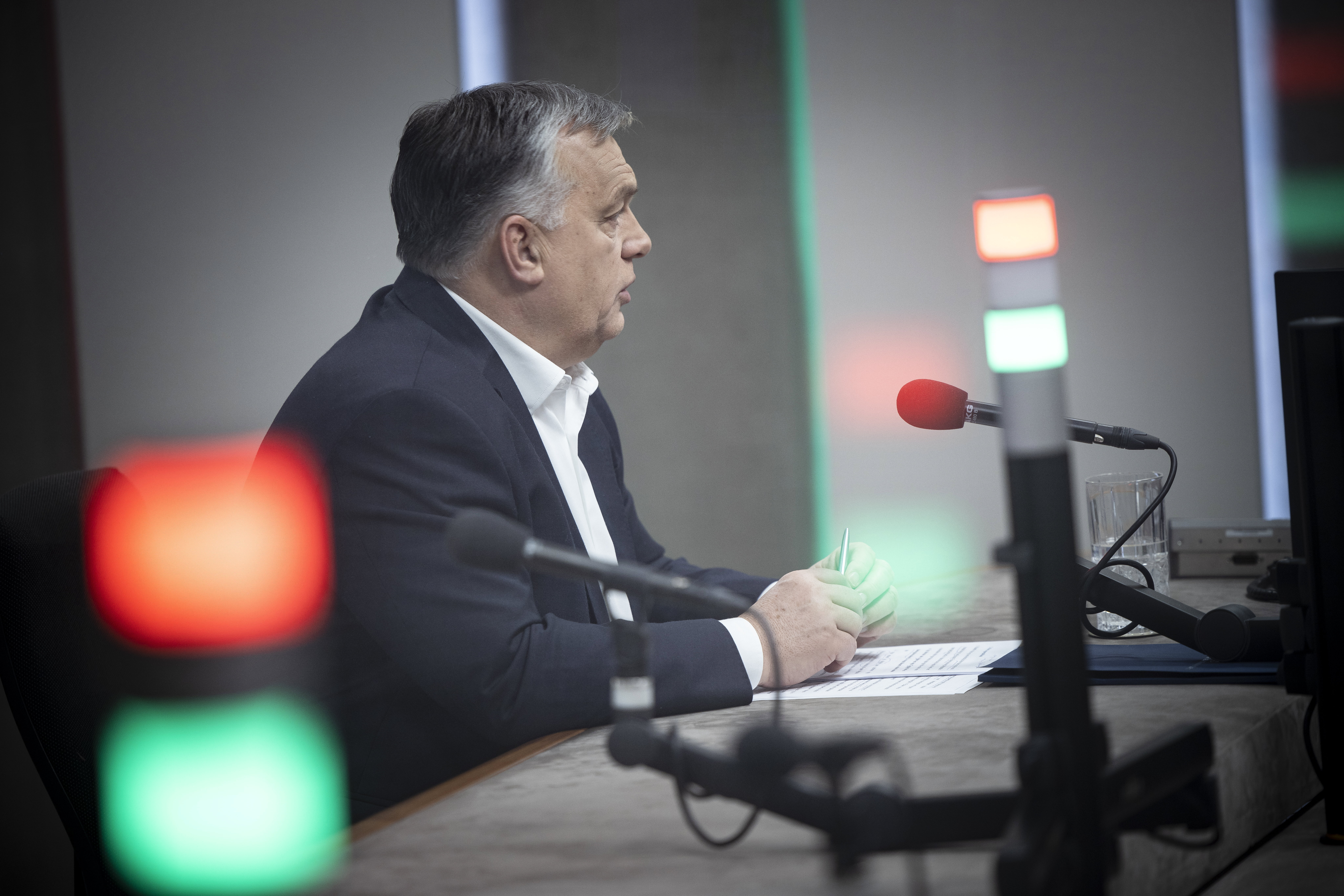 Megszólalt az újságíró is, aki Orbán EU-ból kilépős mondatait idézte