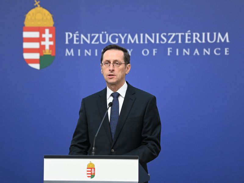 Pengeélen táncol a magyar gazdaság: 4753,4 milliárd forintos lyukat ütött az államháztartás tavalyi éves hiánya