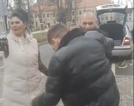 Négy dekás aranykoronát kapott Somogy vármegye egyik újszülöttje – videón a koronázási ceremónia a kaposvári kórházból 
