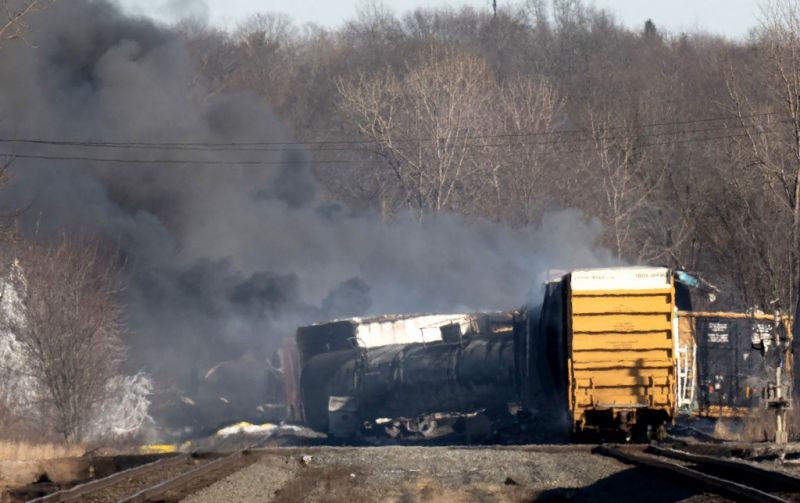 2000 embert kilakoltattak az Egyesült Államokban egy vonatbaleset miatt