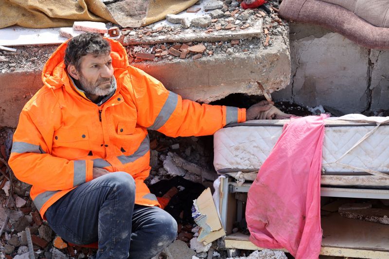 Szívszorító fotó járta be a világot – így készült a törökországi földrengés legmegrázóbb fotója